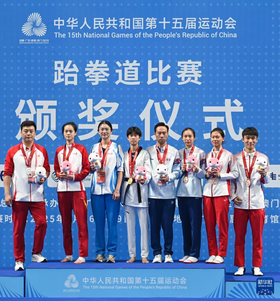 公斤级, AA, 新华社记者 公斤级, AA, 新华社记者