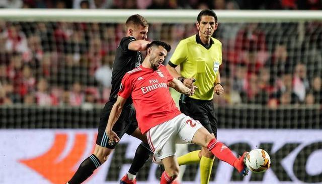 微犯规被判 微犯规被判